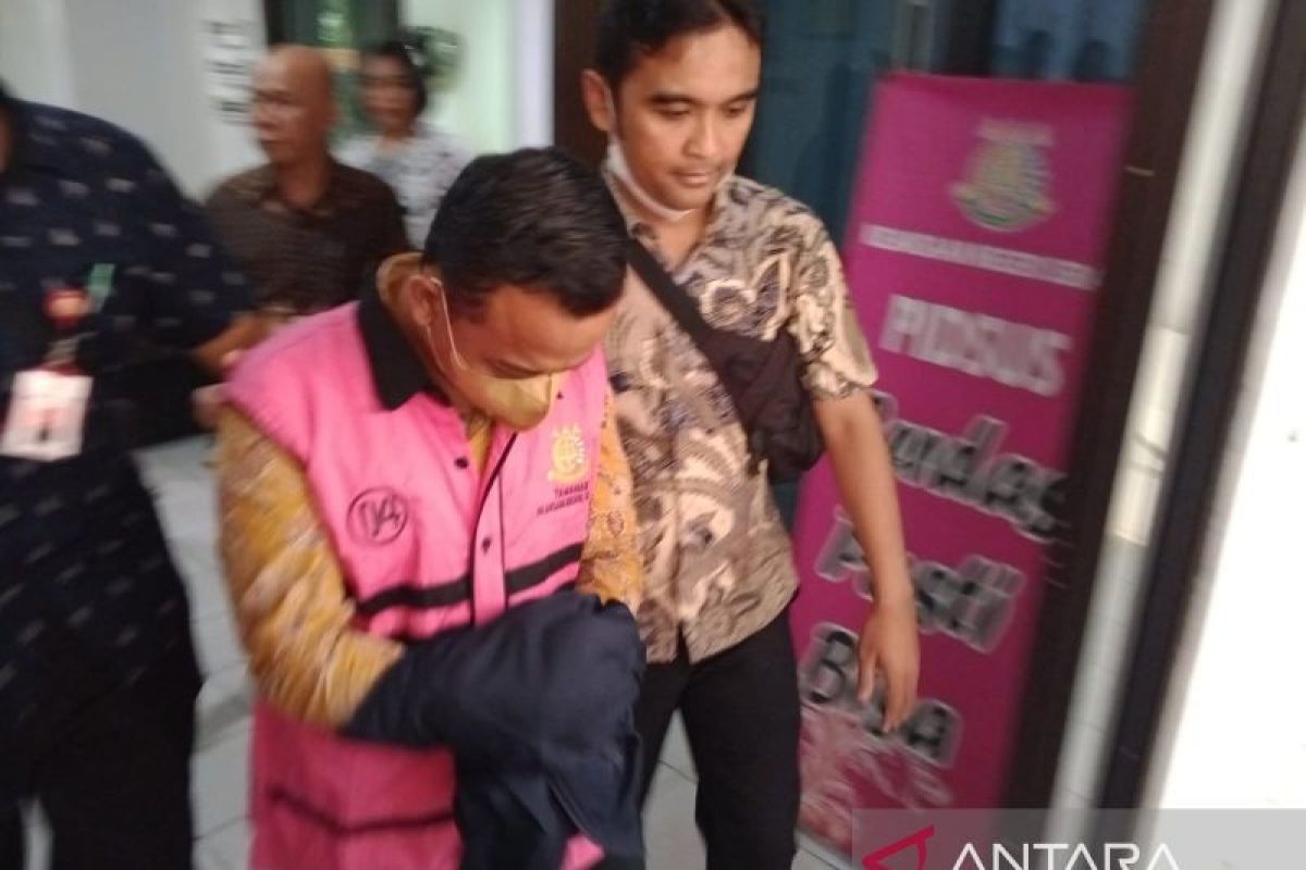 Kejari Serang tetapkan Bendahara Desa Sinar Mukti tersangka korupsi