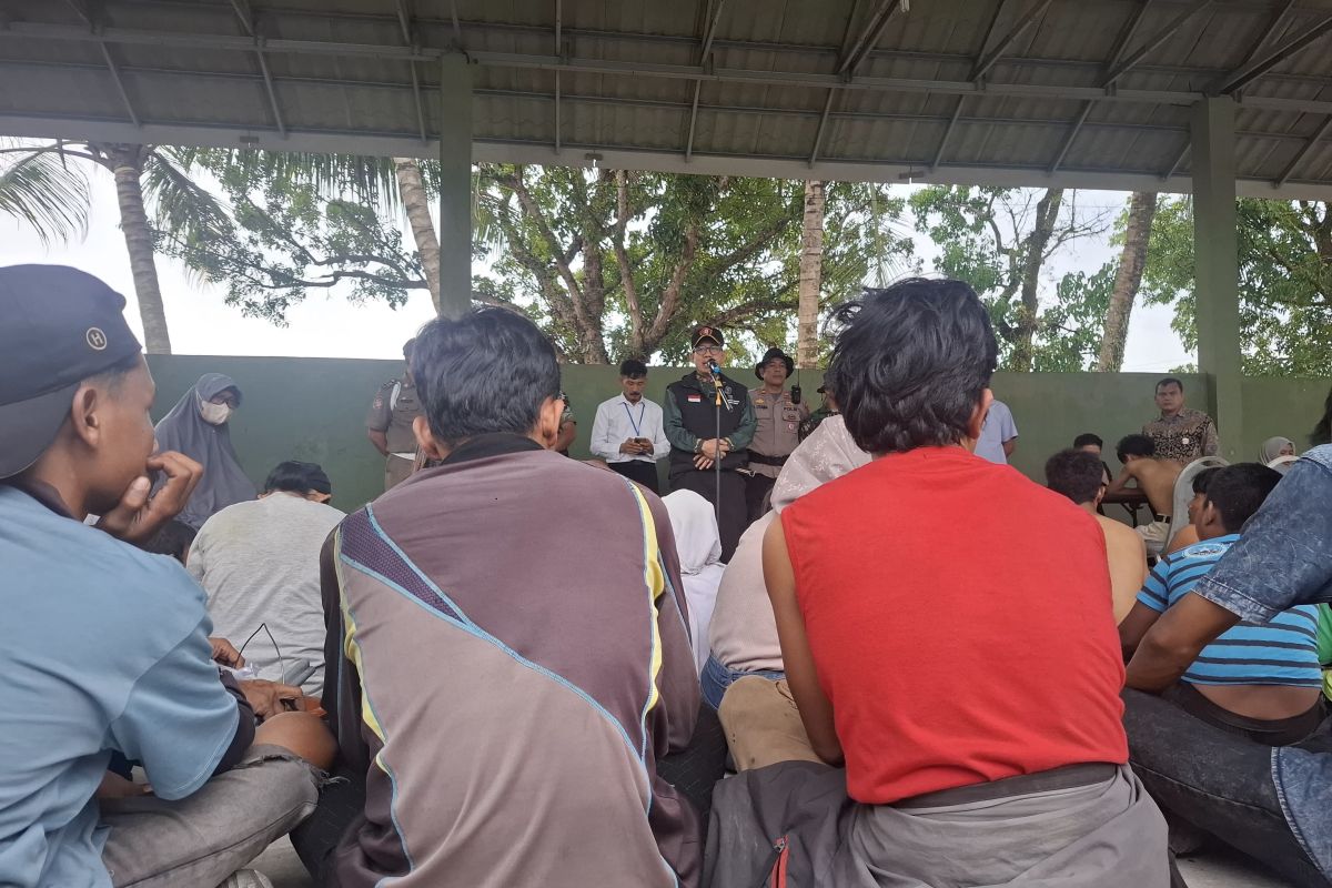 Tim gabungan jaring puluhan pengemis dan gelandangan di Padang