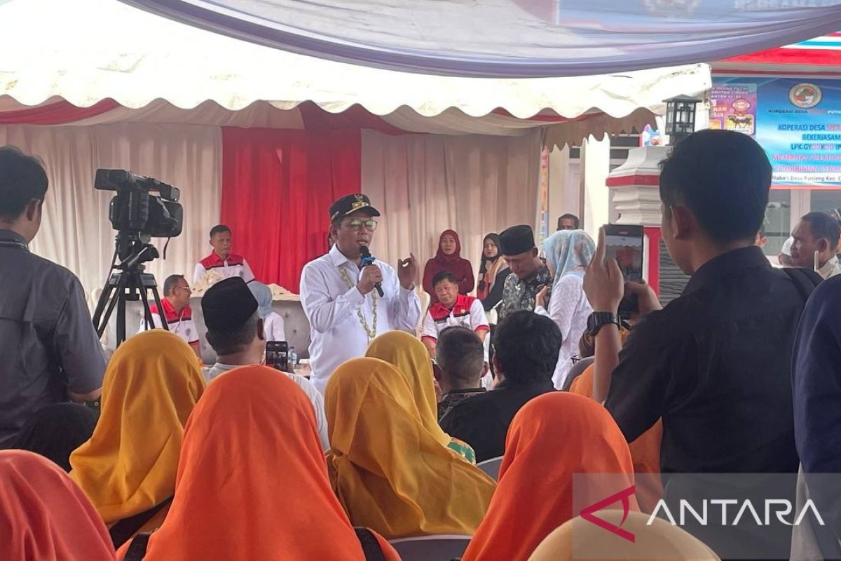 Gubernur Andra Soni minta warga ikut berperan aktif atasi masalah sampah
