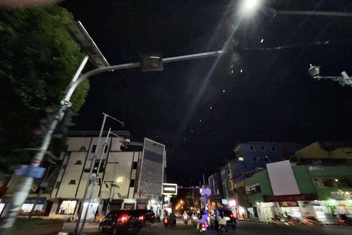Pemkot Ambon segera perbaiki lampu lalu lintas yang rusak akibat hujan