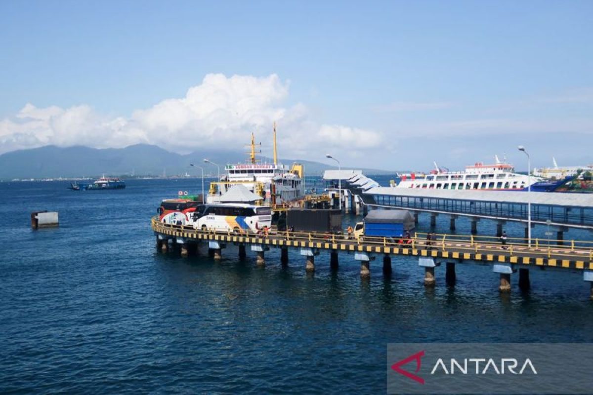 Aktivitas penyeberangan Ketapang-Gilimanuk berjalan normal
