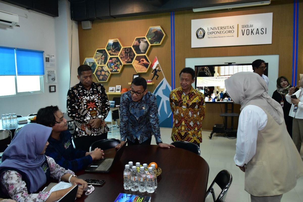 Sekolah Vokasi Undip inisiasi Voca Migrant Corner