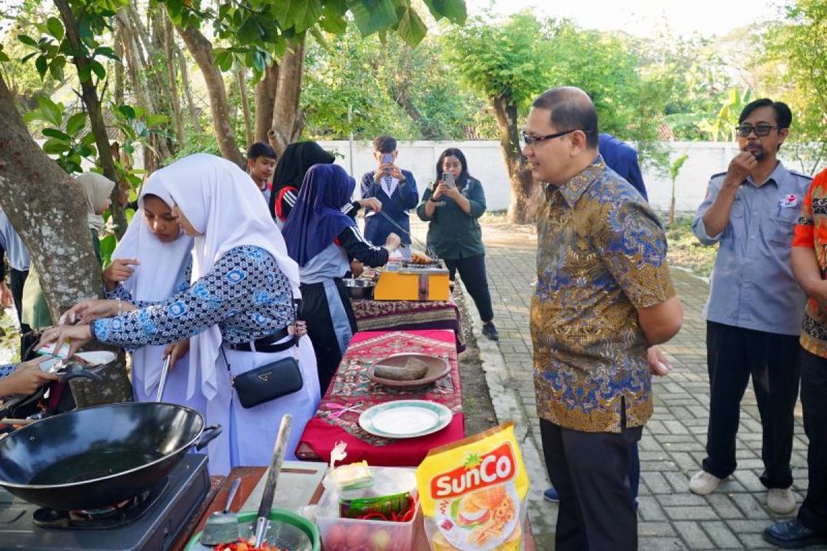 Kadindik Jatim resmikan program SFC di SMAN 3 Bojonegoro