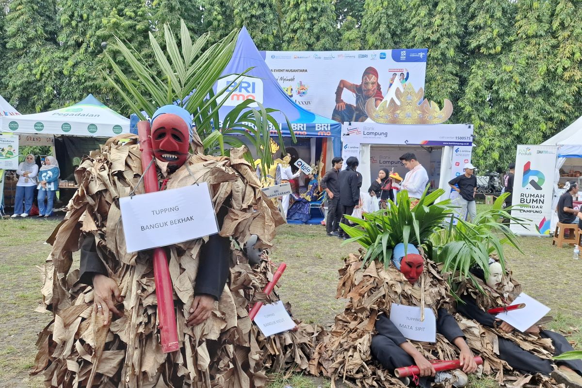 Lampung’s tupping seen after 30 years at Krakatoa Festival