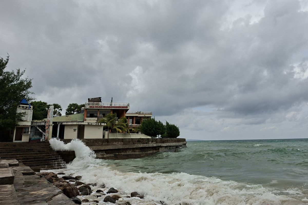 BMKG: Waspada potensi gelombang 2,5 meter di laut NTT hingga 8 Juli