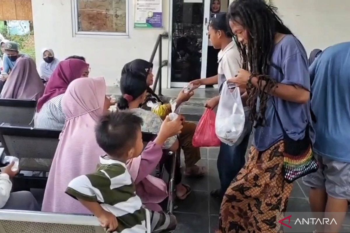 Komunitas Betta Bekasi bagikan 500 ekor ikan cupang cegah demam berdarah