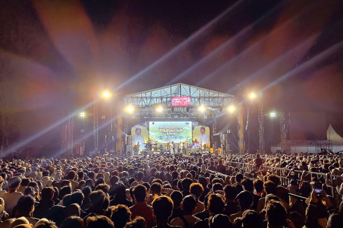 Puncak Festival Muharram Lotim meriah, Ribuan warga padati konser Band Wali