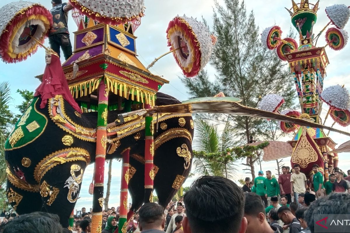 Kemenbud pelajari budaya dan wisata Hoyak Tabuik diusulkan ke UNESCO sebagai warisan tak benda