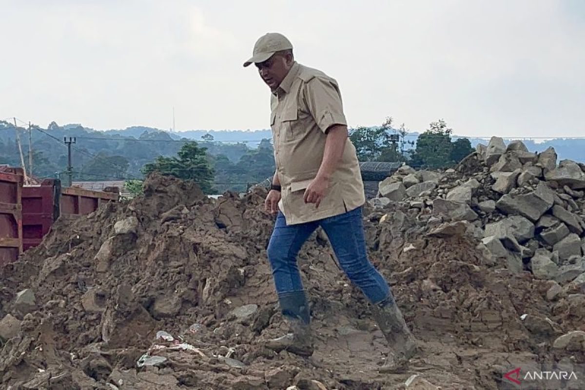 Bogor suffers widespread flooding, landslides in 18 sub-disricts