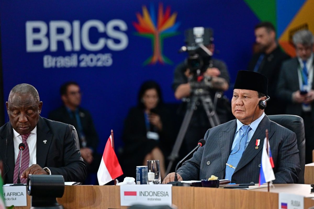 Prabowo reaffirms commitment to world peace at BRICS