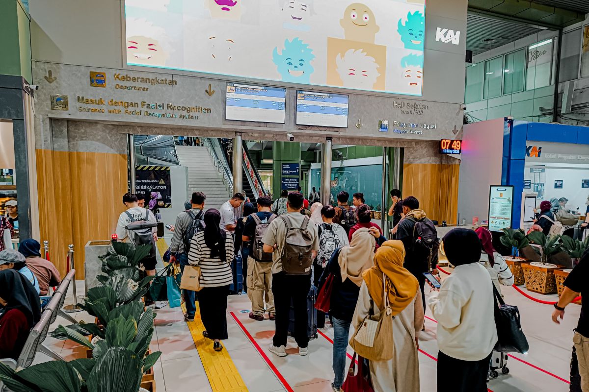251 ribu orang gunakan kereta api jarak jauh di libur Juli ini
