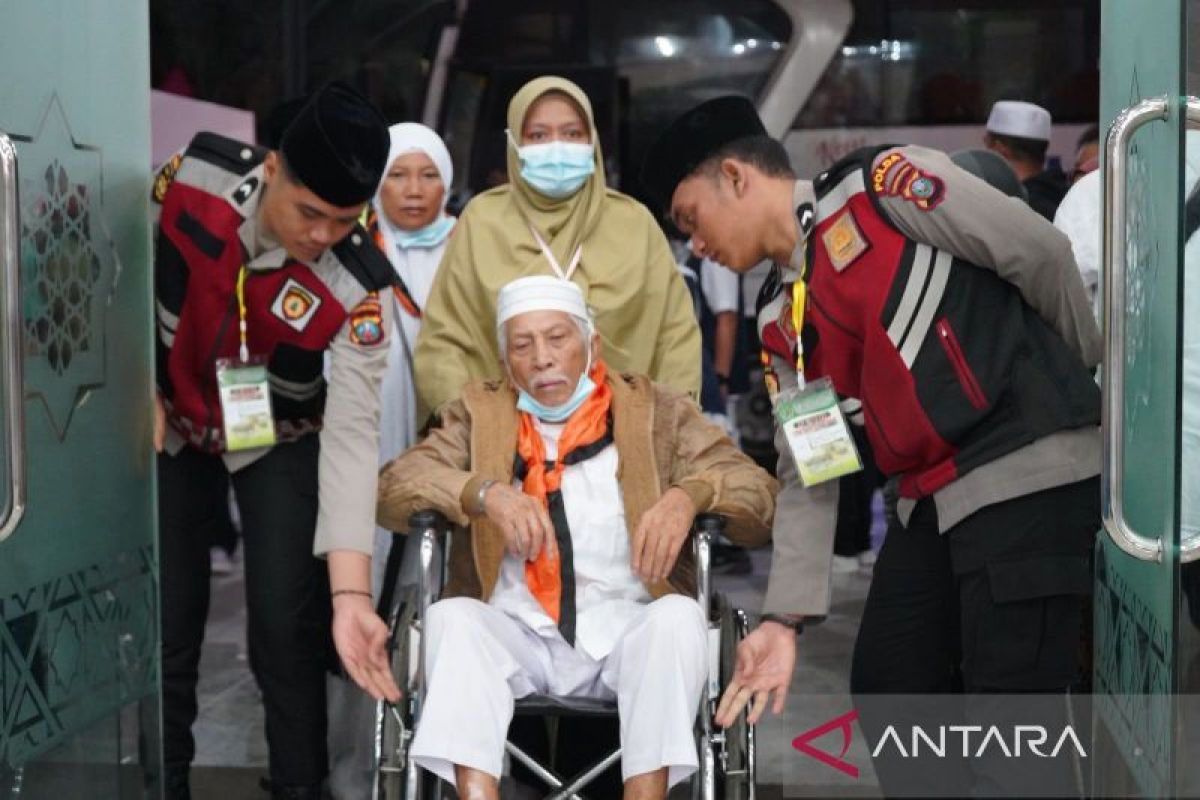 PPIH: Kloter 21 Debarkasi Medan  asal tiga provinsi tiba di tanah air