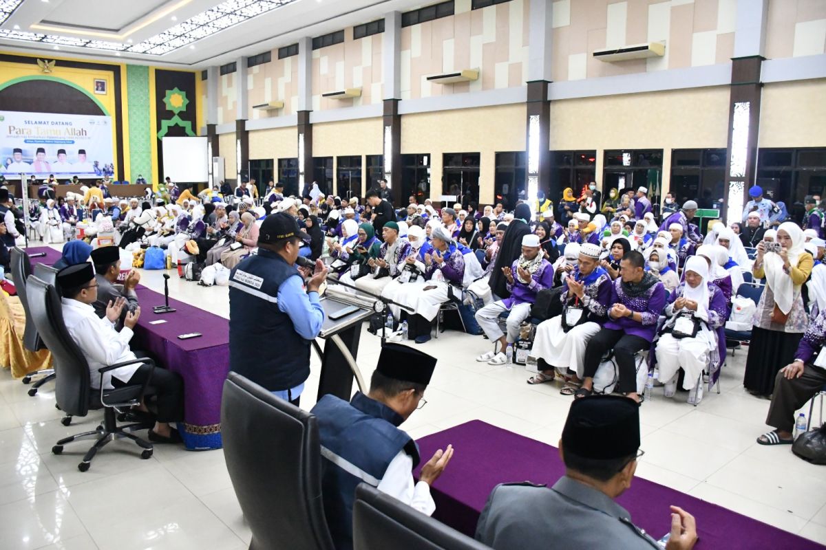 Sebanyak 6.983 haji Debarkasi Palembang telah tiba ke Tanah air