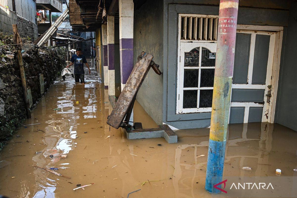 Banjir di Jakarta kembali meluas pada Selasa pagi