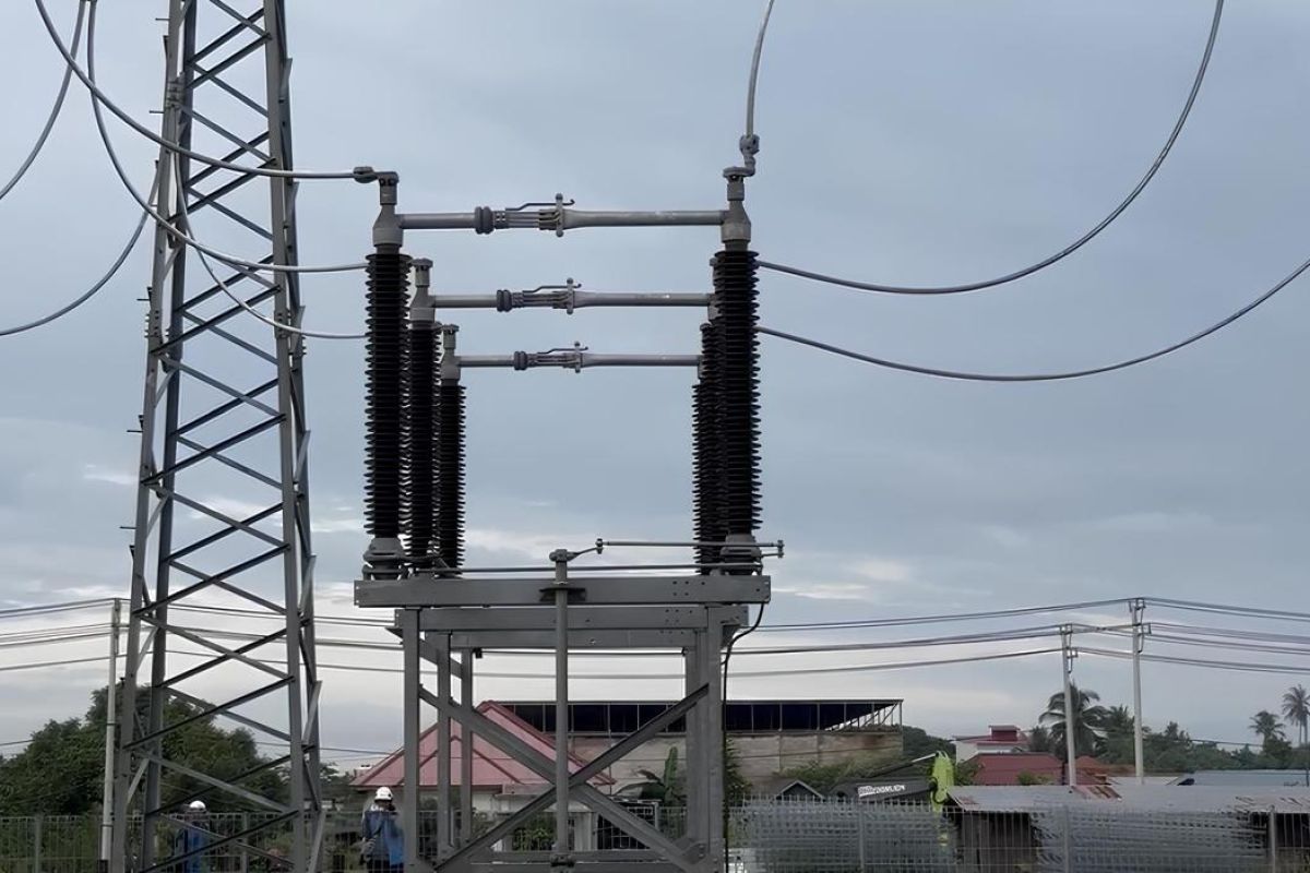 PLN lakukan penyalaan pertama SUTT dan gardu induk di Morowali