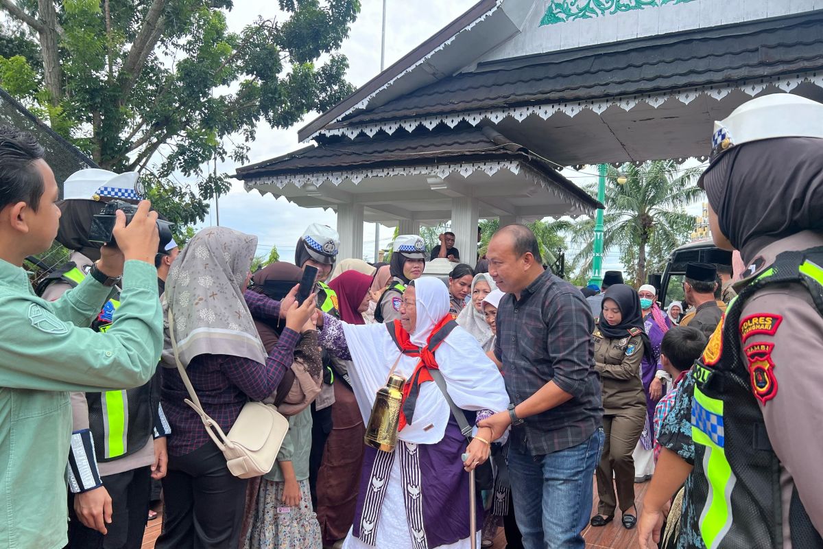 Ratusan jamaah haji tiba di Kabupaten Batang Hari
