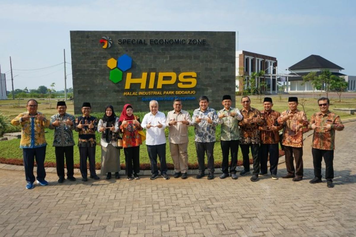 Perkuat komitmen pengembangan industri halal, Komisi VIII DPR kunjungi KEK Sidoarjo