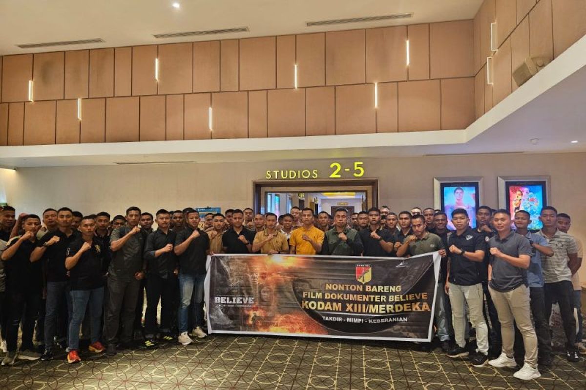 Prajurit Kodam Merdeka Sulut nobar film 'Believe' bina keharmonisan