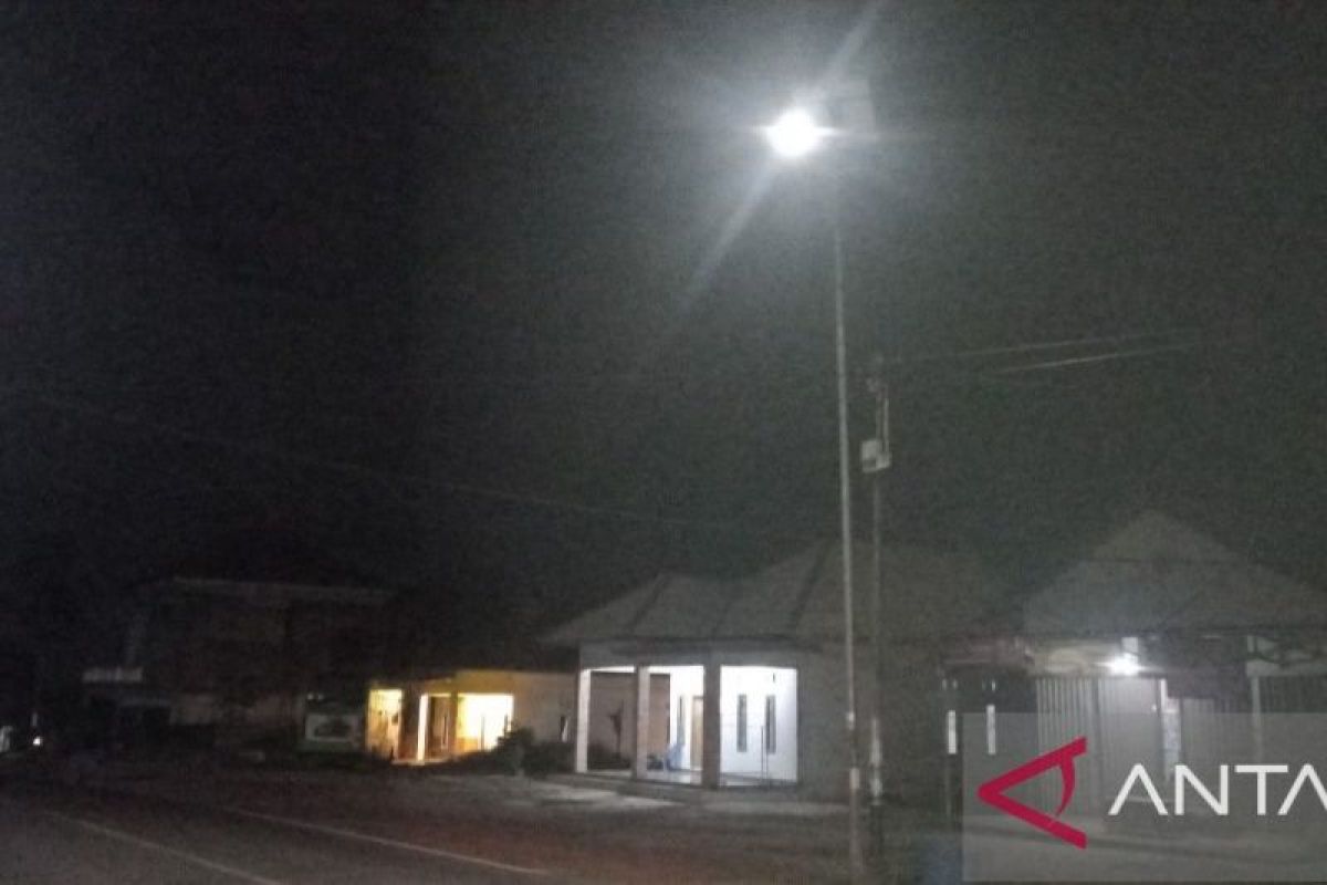 Diperkimhub Bangka Tengah pasang 114  lampu PJU