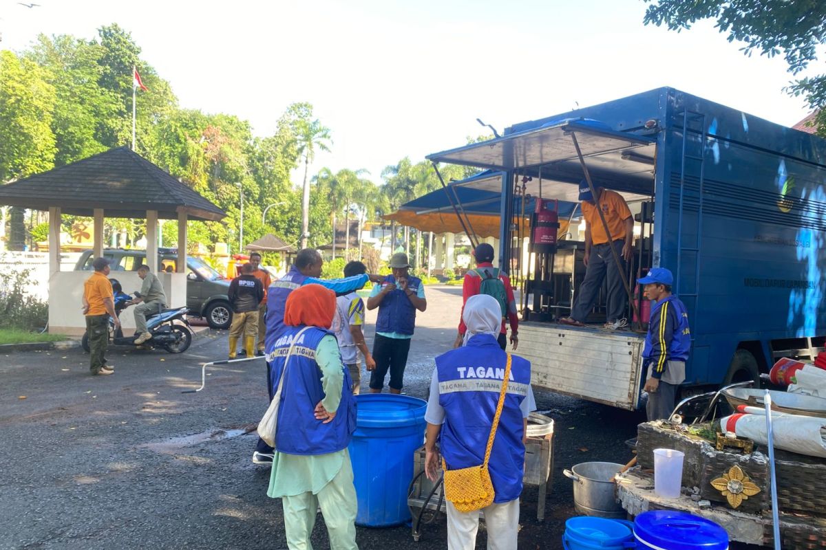 Kemensos kirim bantuan dan bikin dapur umum bagi korban banjir Mataram