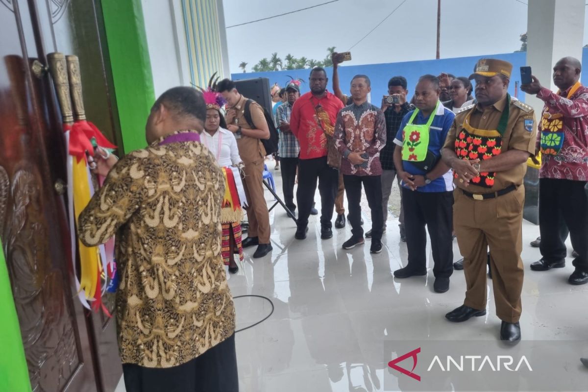 Hermus Indou ajak gereja ikut lestarikan budaya daerah