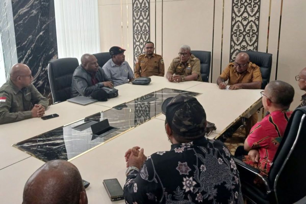 Pemkab Mimika gandeng YPMAK untuk berdayakan masyarakat asli