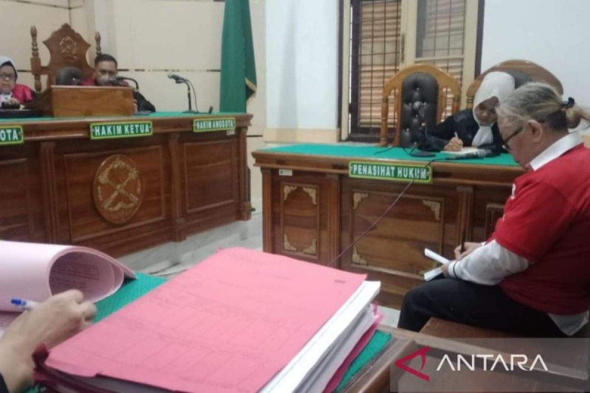 Jaksa tuntut mati notaris Tiromsi Sitanggang diduga membunuh suaminya