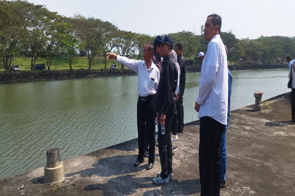 Komisi II DPRD Kulon Progo tinjau pabrik es di TPI Karangwuni