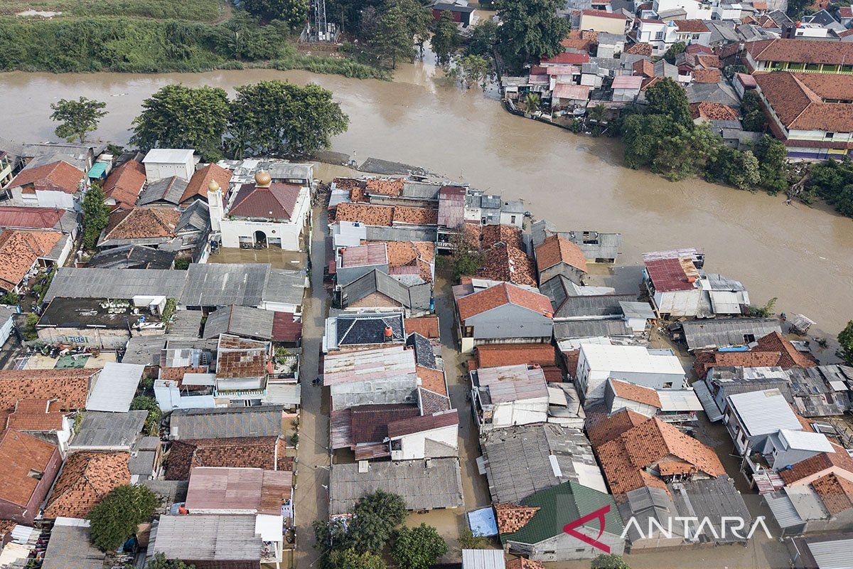 23 desa di Kabupaten Bekasi terdampak banjir hingga semeter