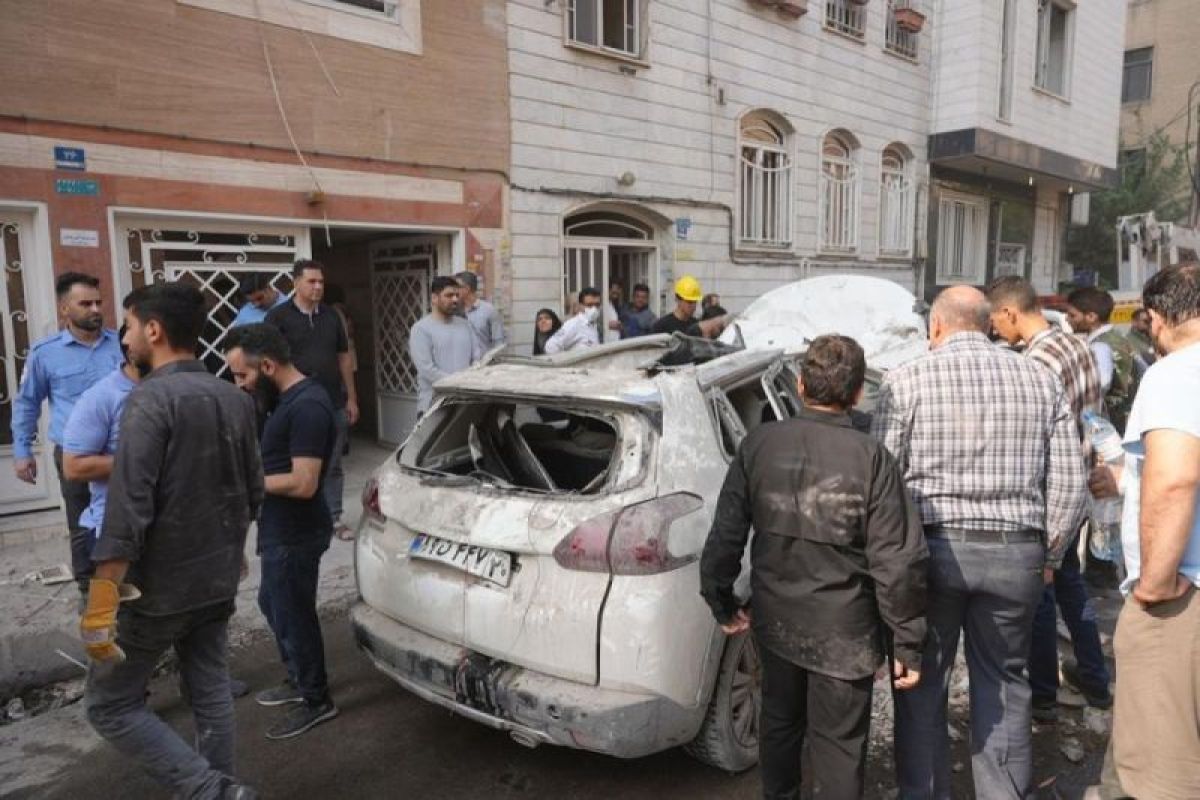 Iran Sebut Serangan Israel Tewaskan Hampir 1.100 Orang