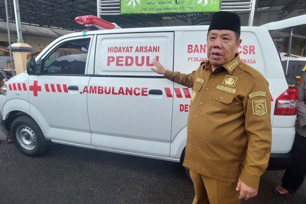 Gubernur Babel serahkan ambulans bantu warga desa terpencil