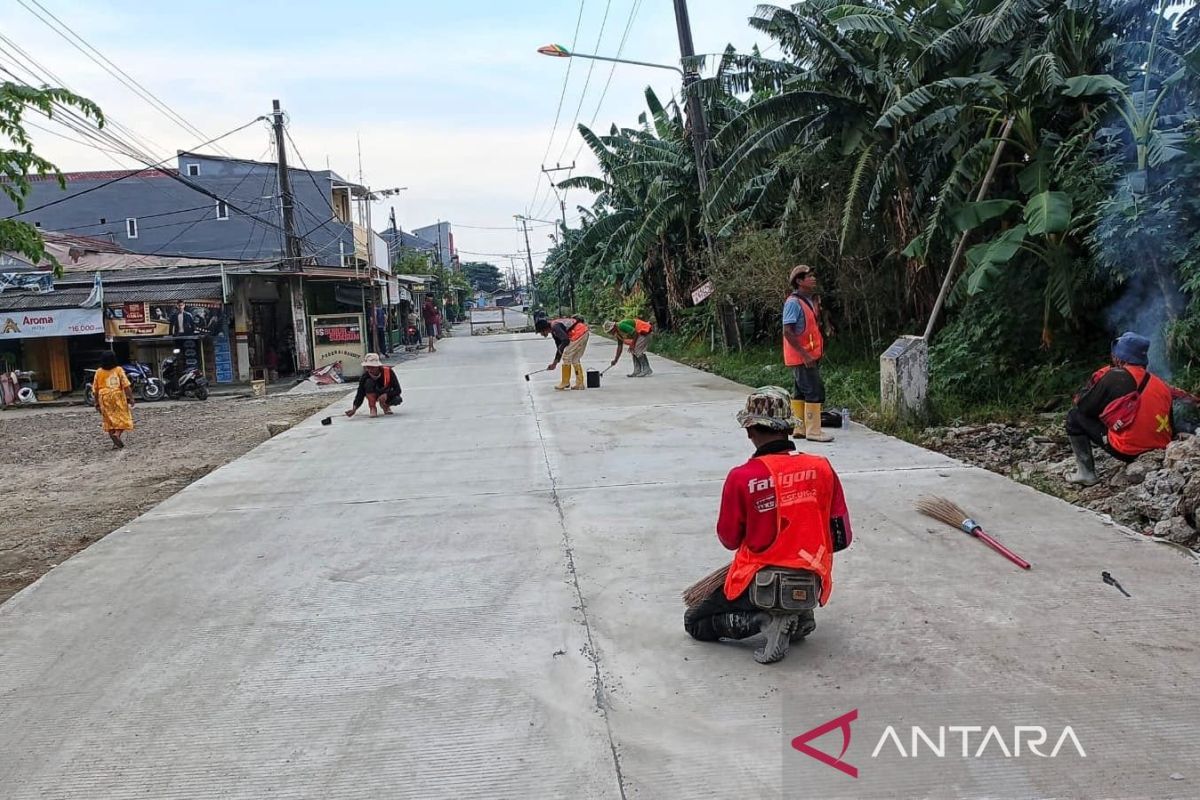 Pemkab Bekasi kebut pembangunan jalan tingkatkan konektivitas wilayah