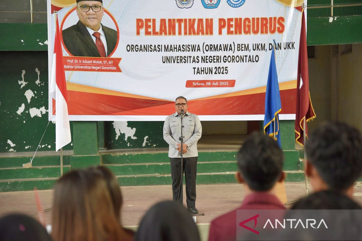 Rektor UNG lantik ketua dan pengurus organisasi kemahasiswaan periode 2025