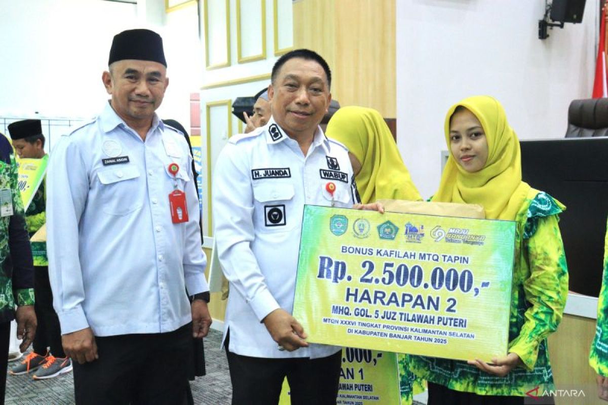 Pemkab Tapin salurkan bonus untuk juara MTQ ke-36 tingkat Provinsi