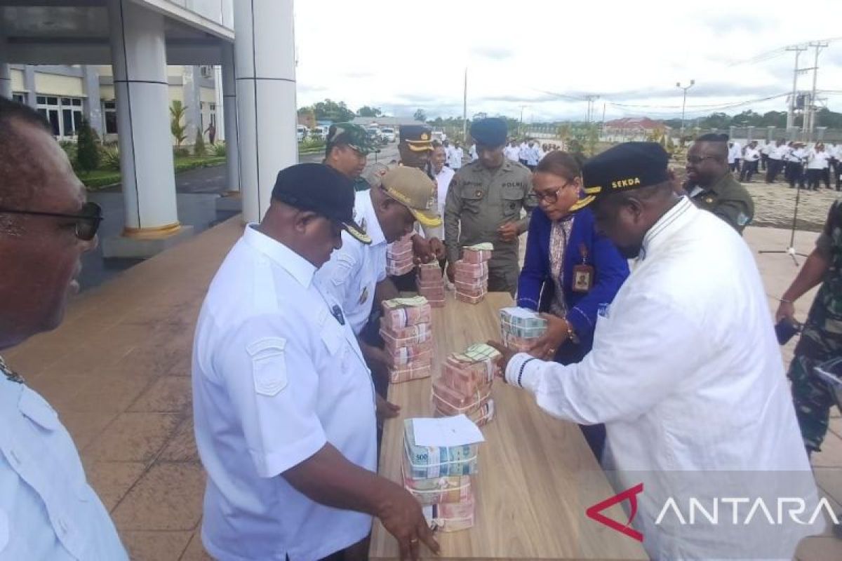 Pemkab Maybrat salurkan Dana Desa Rp92 miliar pada 259 kampung