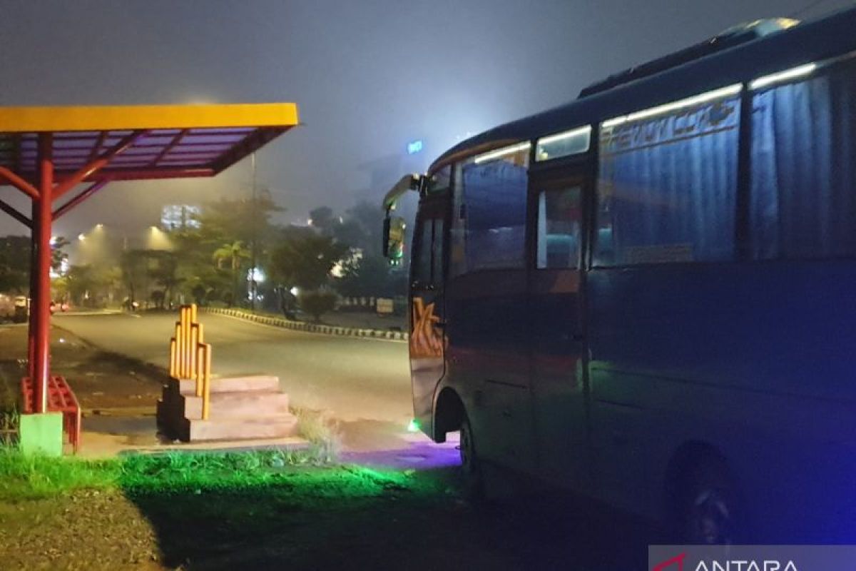 Ratu Dewa instruksikan Kadishub segera perbaiki halte bus rusak