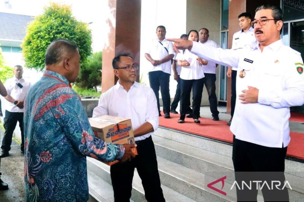 Pemprov Maluku salurkan bantuan bagi korban gempa di Kecamatan Amalatu
