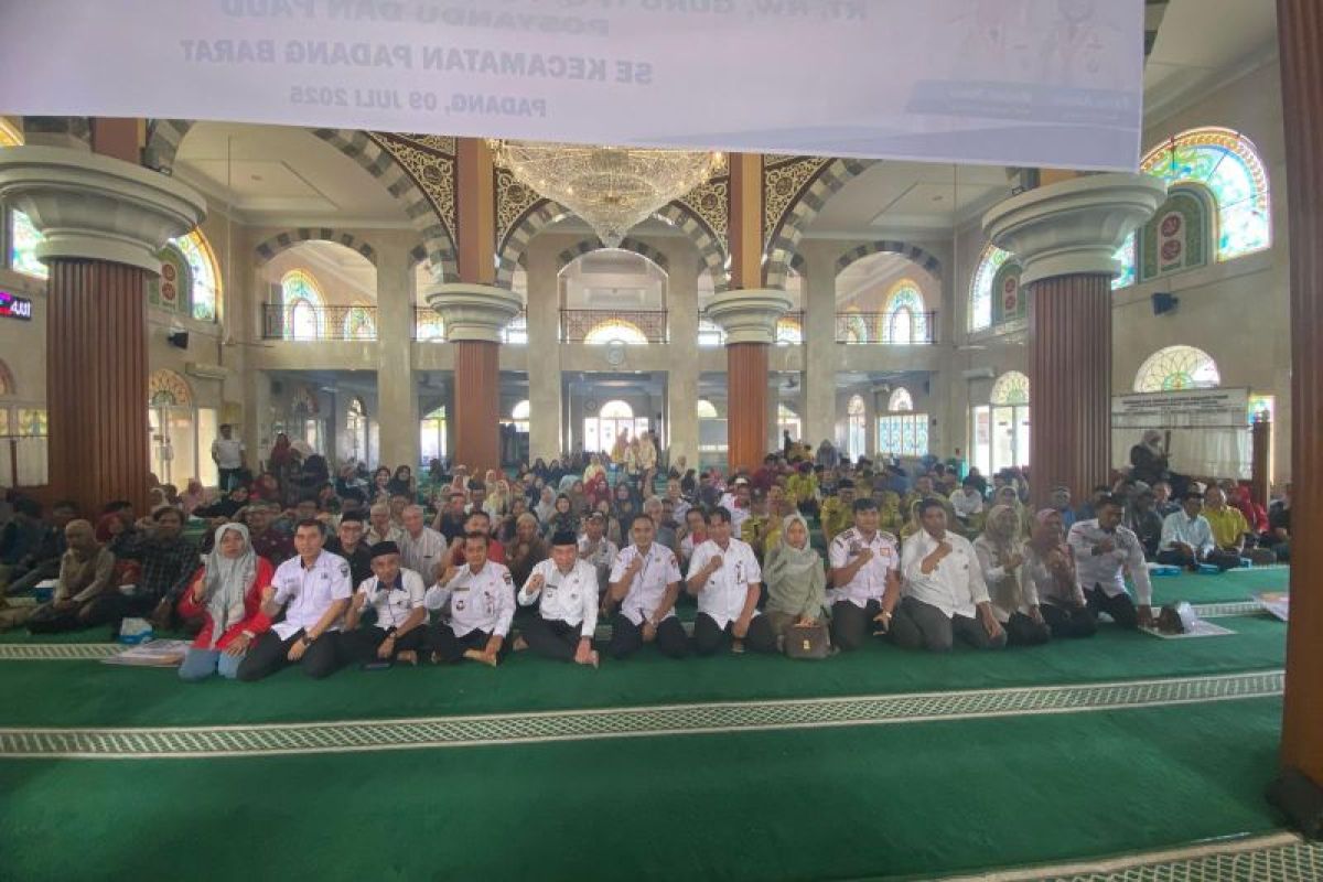 Pemkot Padang cairkan dana operasional RT/RW, pendidik dan imam masjid