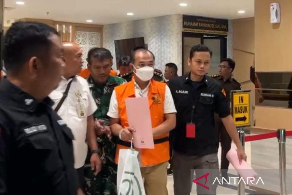3 tersangka dugaan korupsi pelabuhan penyeberangan di Meranti dibui
