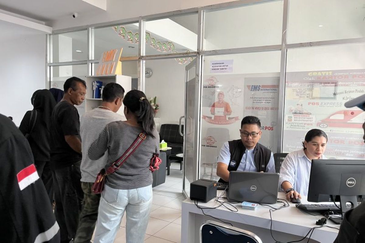 Kantor Pos catat 4.800 pekerja dari 22.299 penerima di Kota Ambon sudah terima BSU