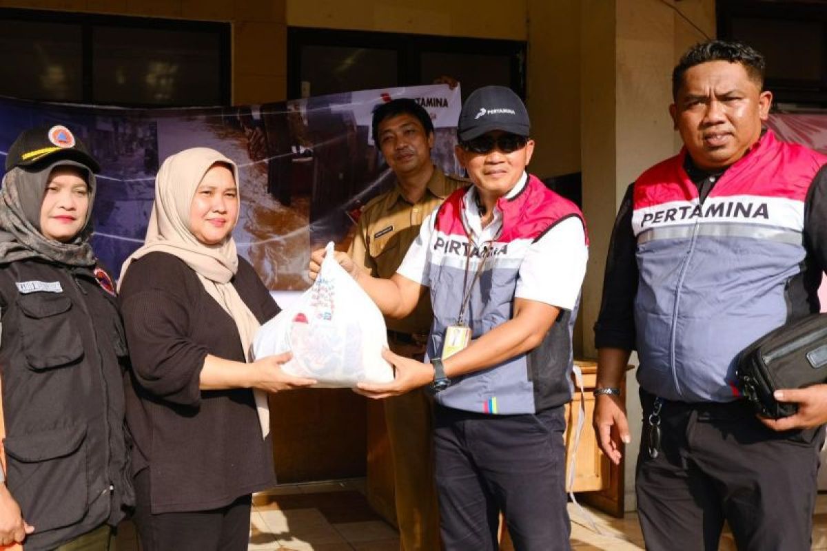 Pertamina Patra Niaga RJBB salurkan bantuan korban banjir di Cawang
