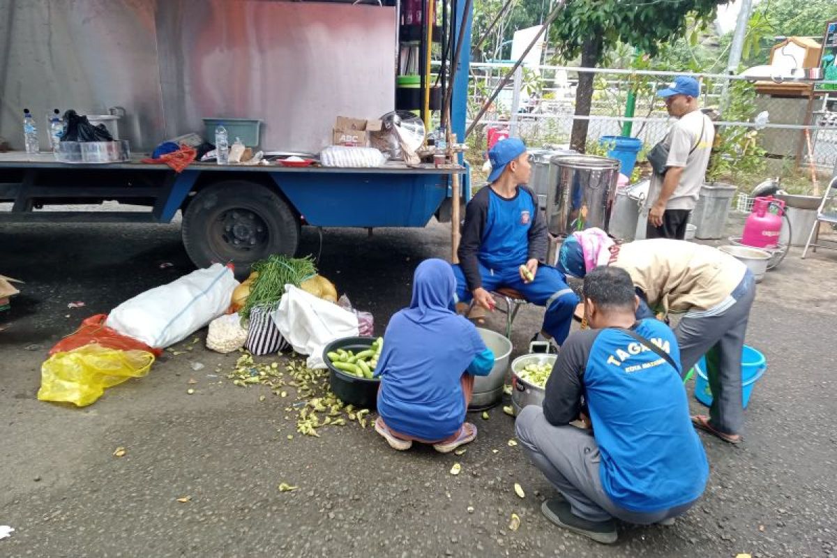 Dapur Umum Mataram siapkan 6.000 nasi bungkus untuk korban banjir