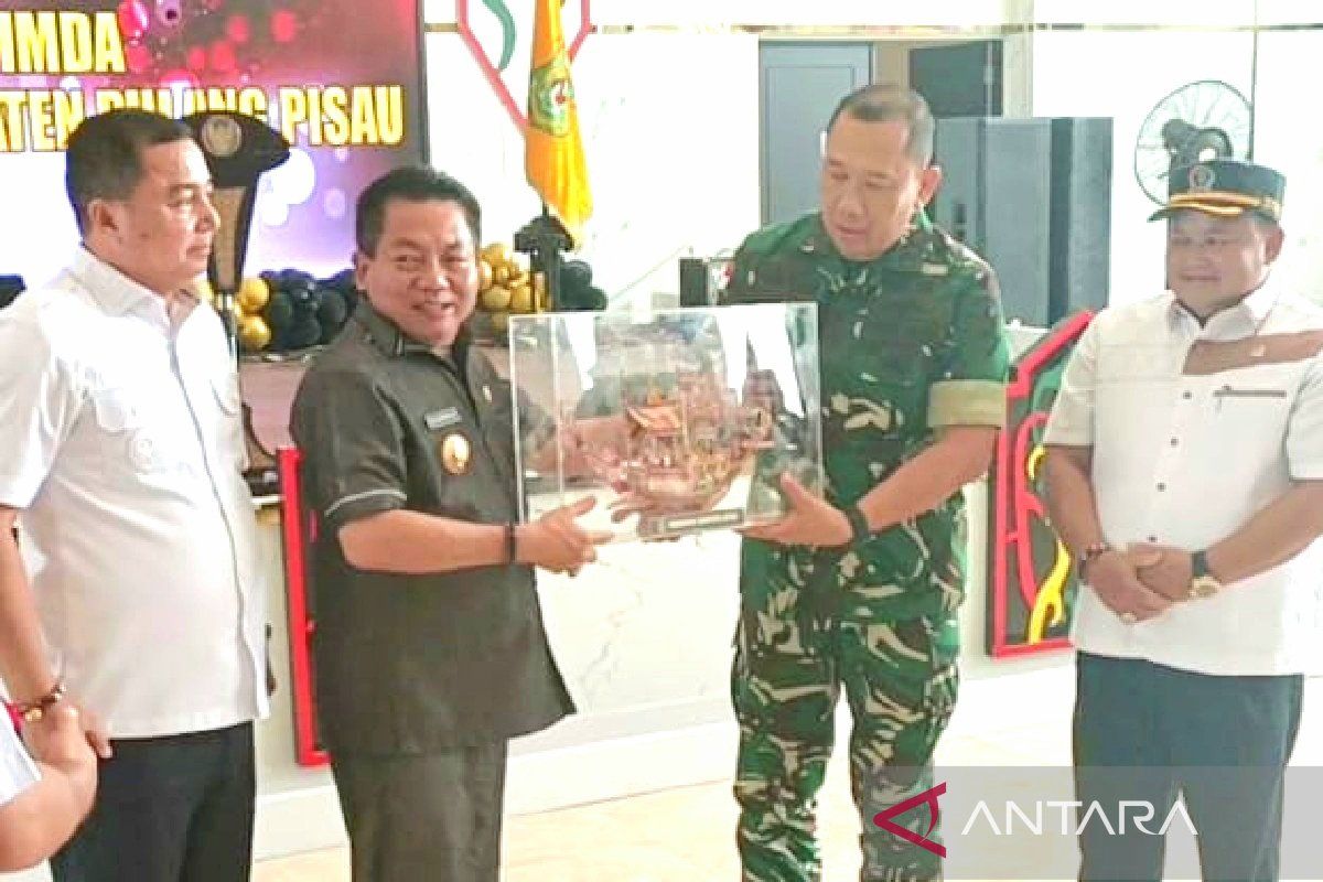 Bupati apresiasi peran TNI bantu pembangunan di Kapuas