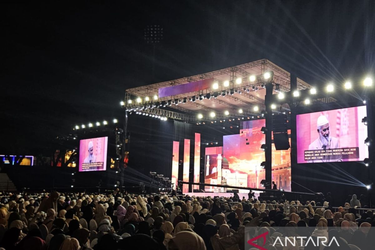Ribuan peserta hadiri tur ceramah Zakir Naik di Malang Jawa Timur