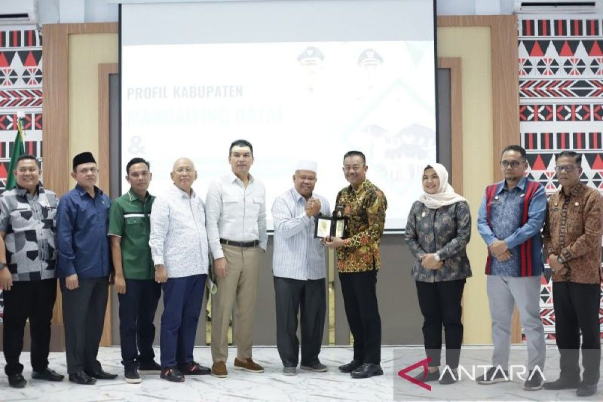 Di kunjungan DPRD Sumut, Bupati Madina sampaikan potensi dan kendala daerah