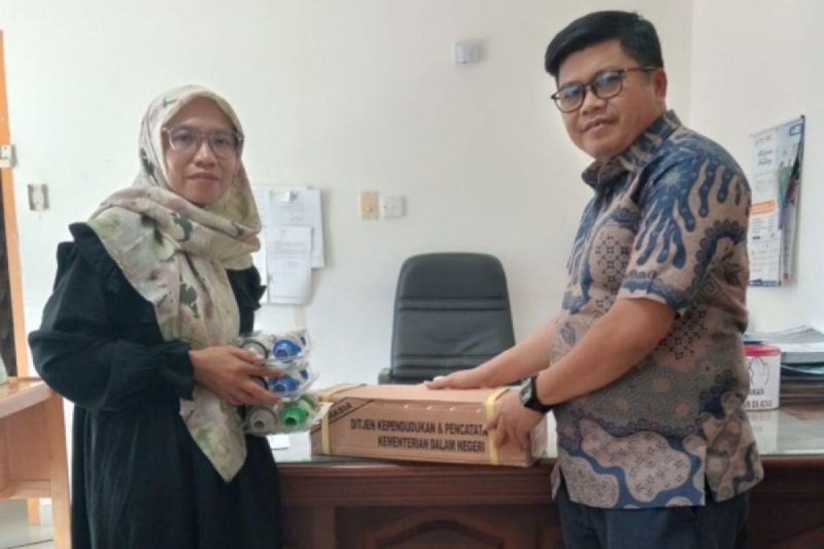 Disdukcapil Sulbar distribusikan 14.000 blanko KTP elektronik ke lima kabupaten