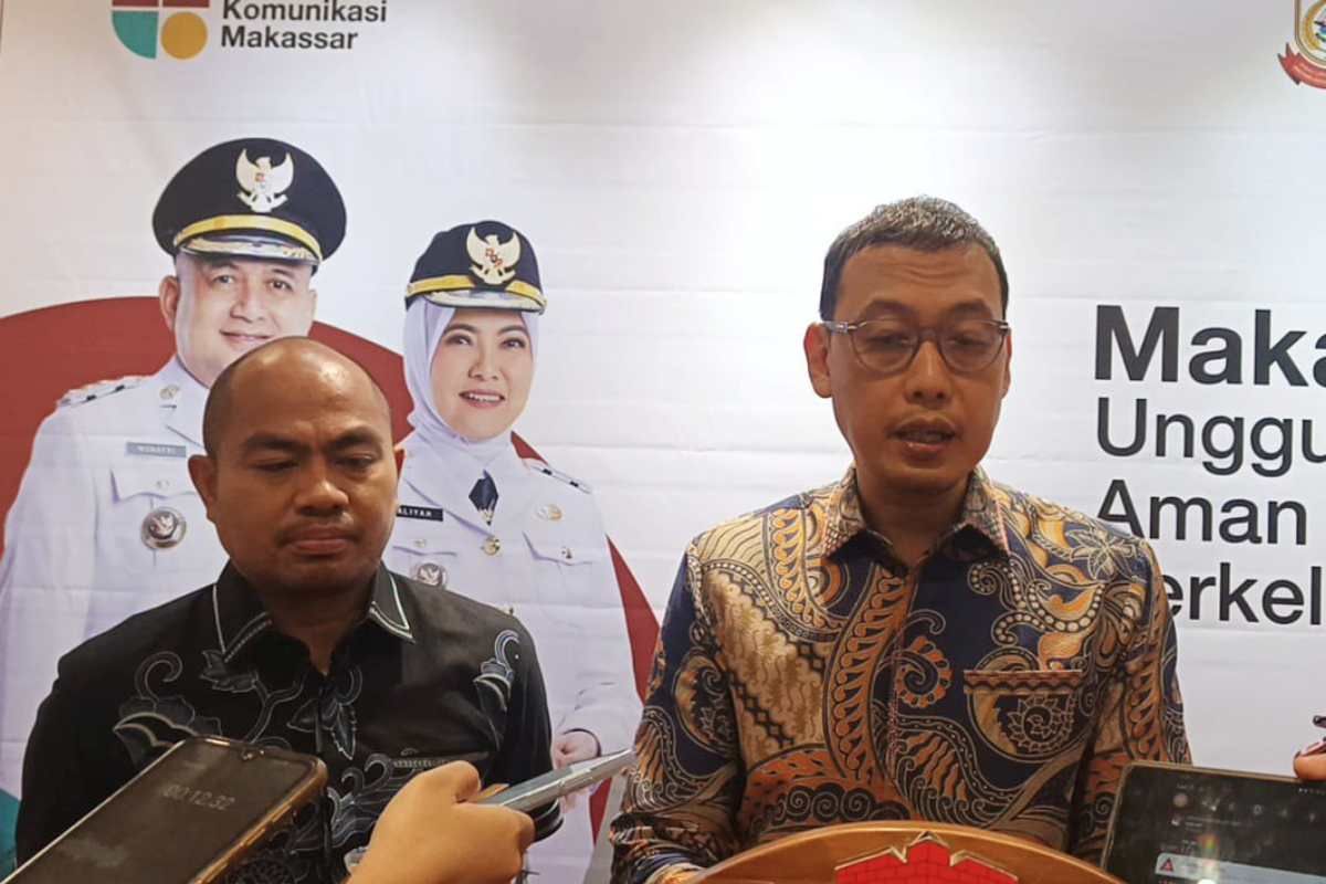 Pemkot Makassar distribusikan seragam sekolah gratis secara bertahap