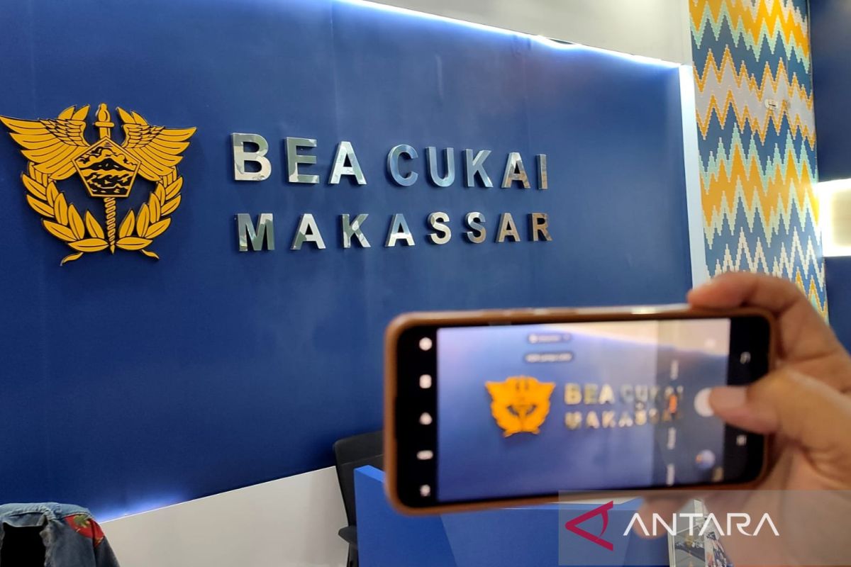 Bea Cukai Makassar sita barang ilegal senilai Rp14,7 miliar