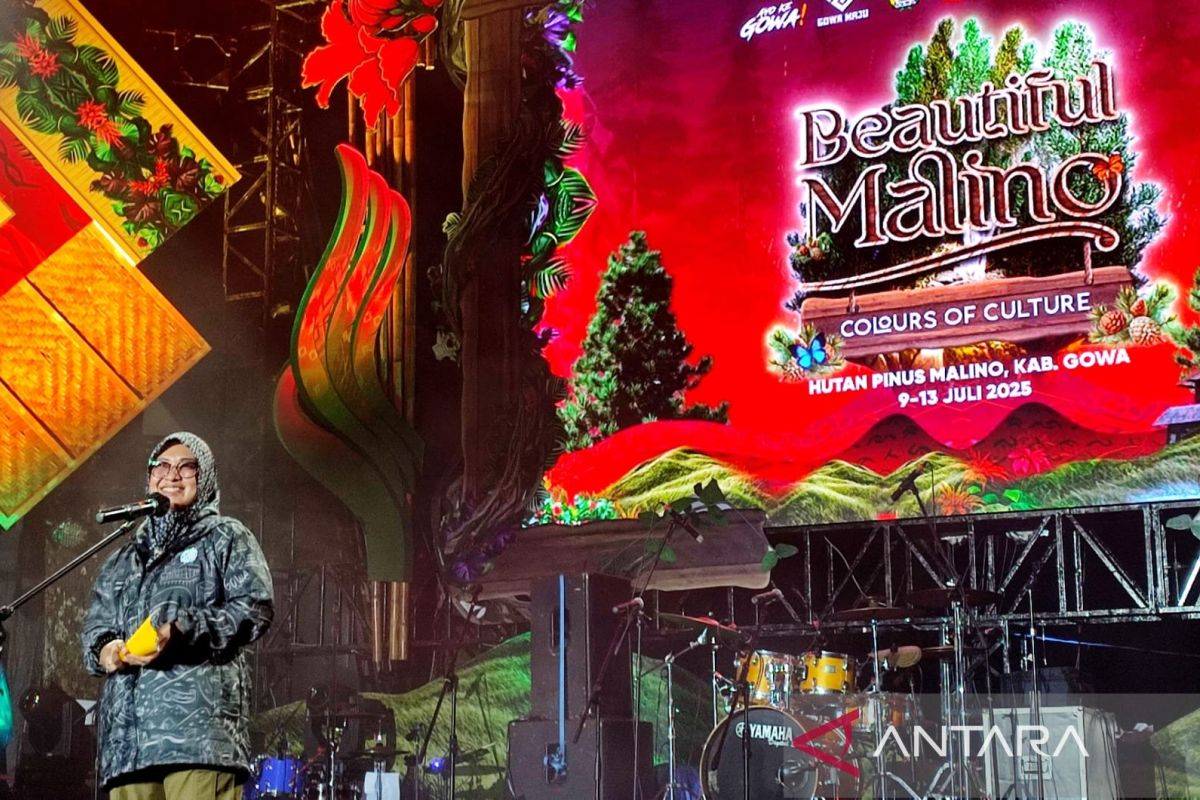 Pengunjung padati pembukaan Festival Beautiful Malino