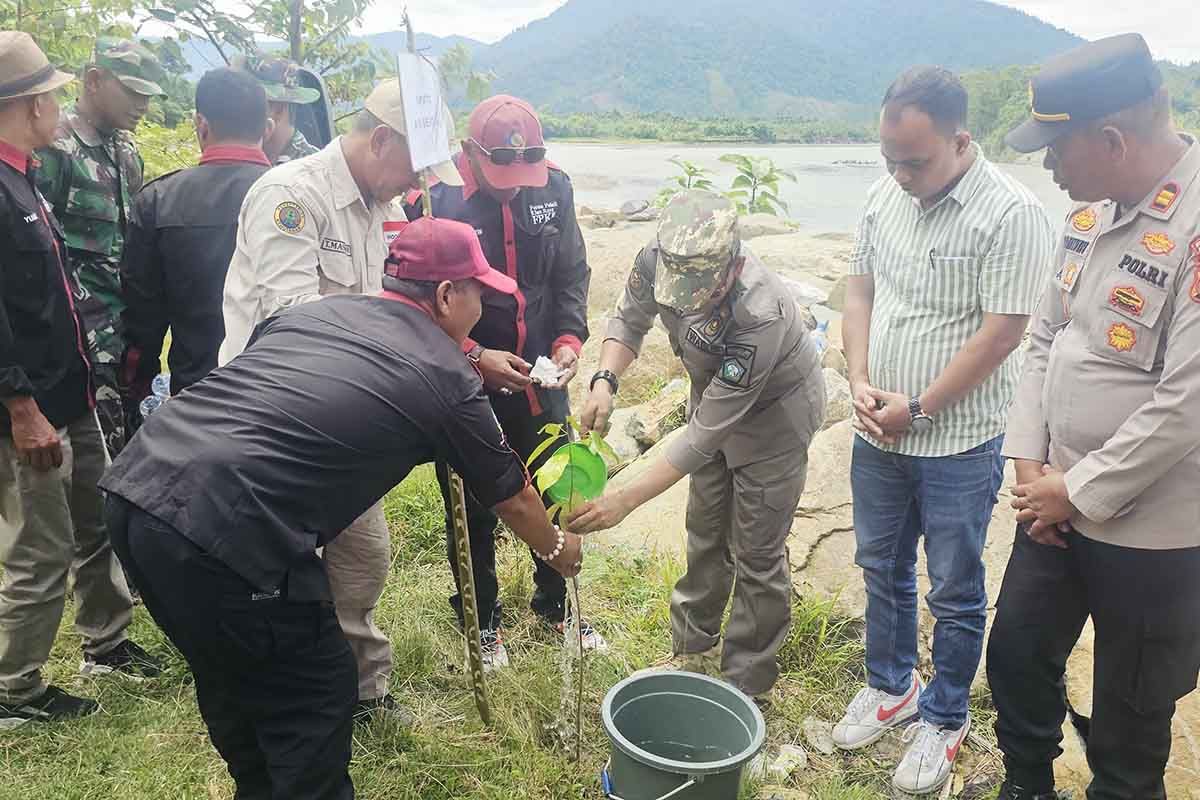 DLH Aceh Selatan apresiasi masyarakat tanam pohon di DAS Krueng Kluet